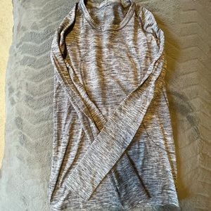 Lululemon swiftly running top
